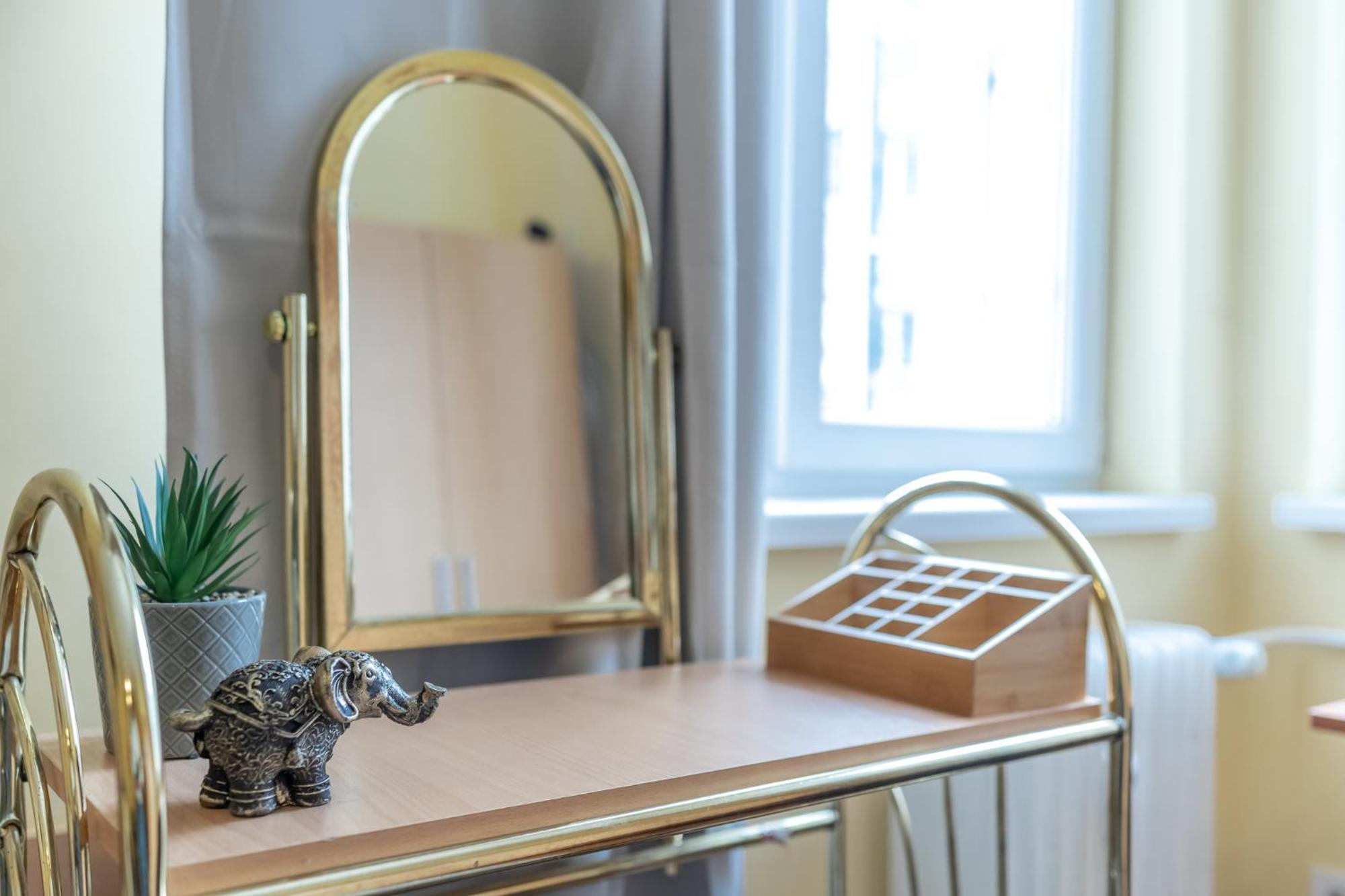 Vintage Home By Ndk And Vitosha Blvd With Free Secured Parking Sofia Buitenkant foto